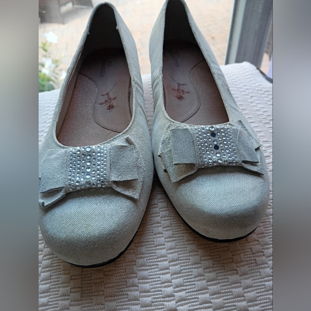 NWT.Ros Hommerson Twilight  Flats